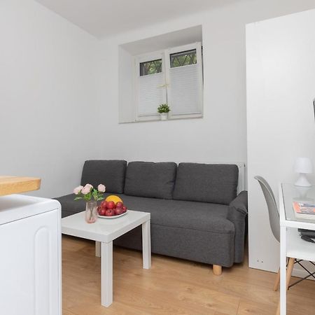 Micro Apartment Near Fort Mokotow By Noclegi Renters ワルシャワ エクステリア 写真