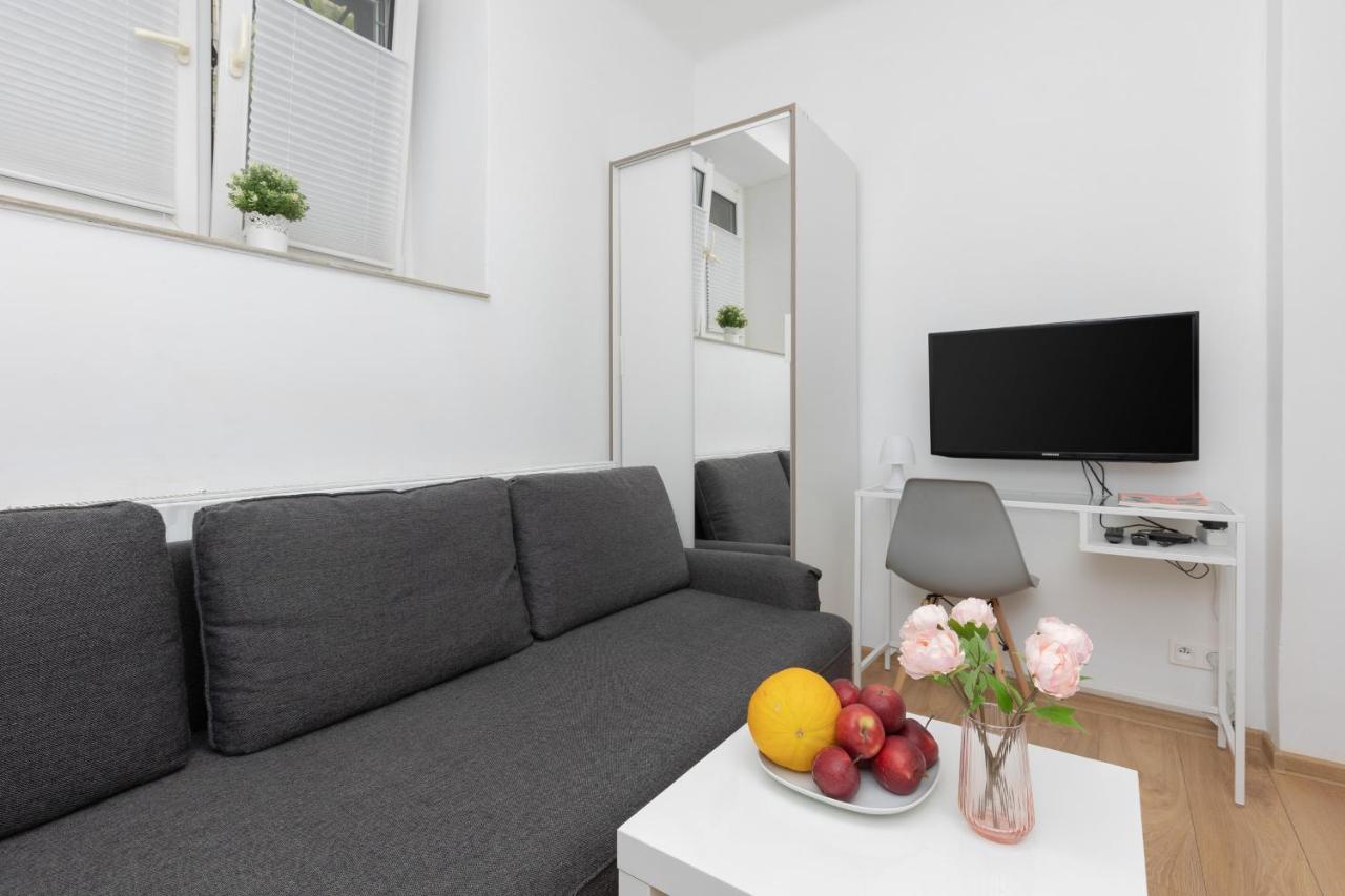 Micro Apartment Near Fort Mokotow By Noclegi Renters ワルシャワ エクステリア 写真