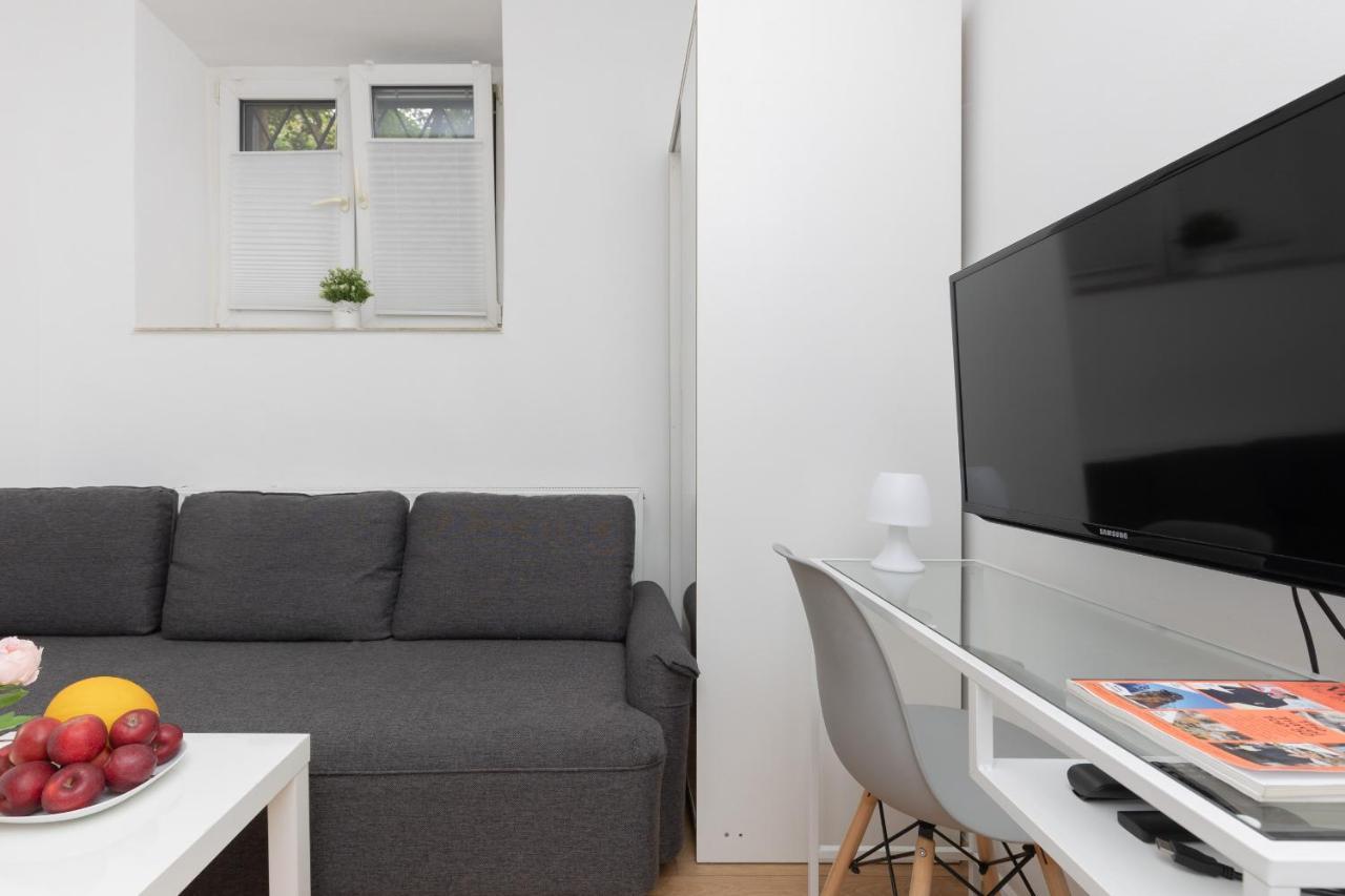Micro Apartment Near Fort Mokotow By Noclegi Renters ワルシャワ エクステリア 写真
